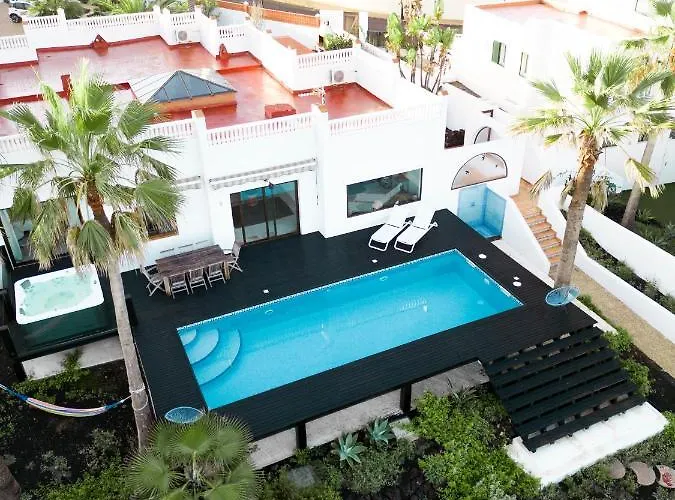 Villa Los Flamencos by Veaco- Beachfront&pool